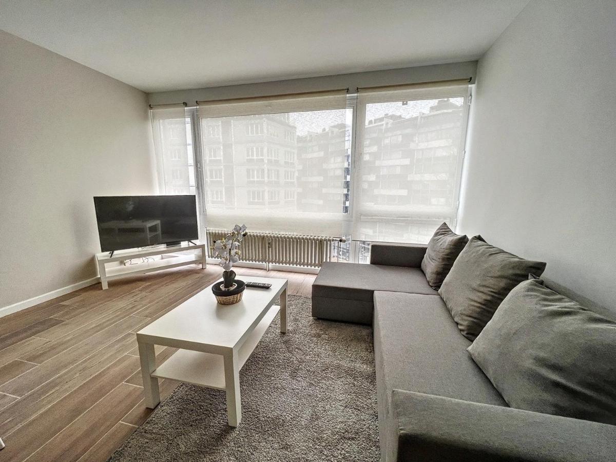Tirou 5 Centre - Gare - Aeroport Apartment Шарлероа Екстериор снимка