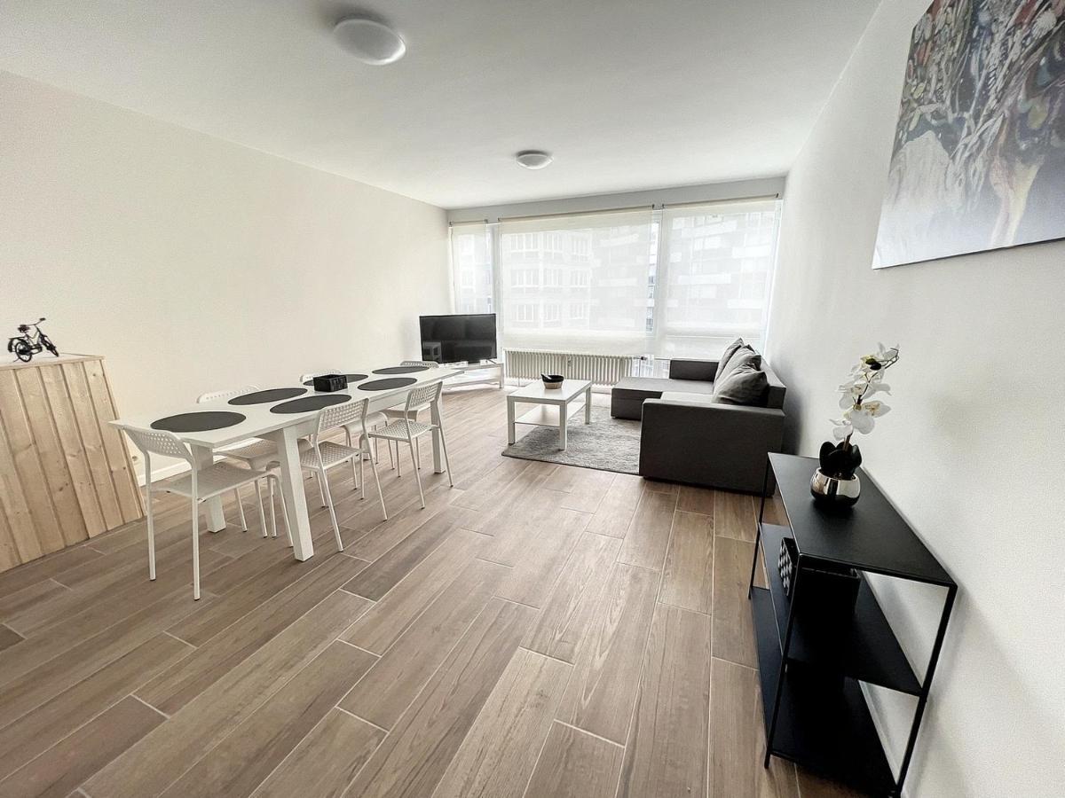 Tirou 5 Centre - Gare - Aeroport Apartment Шарлероа Екстериор снимка