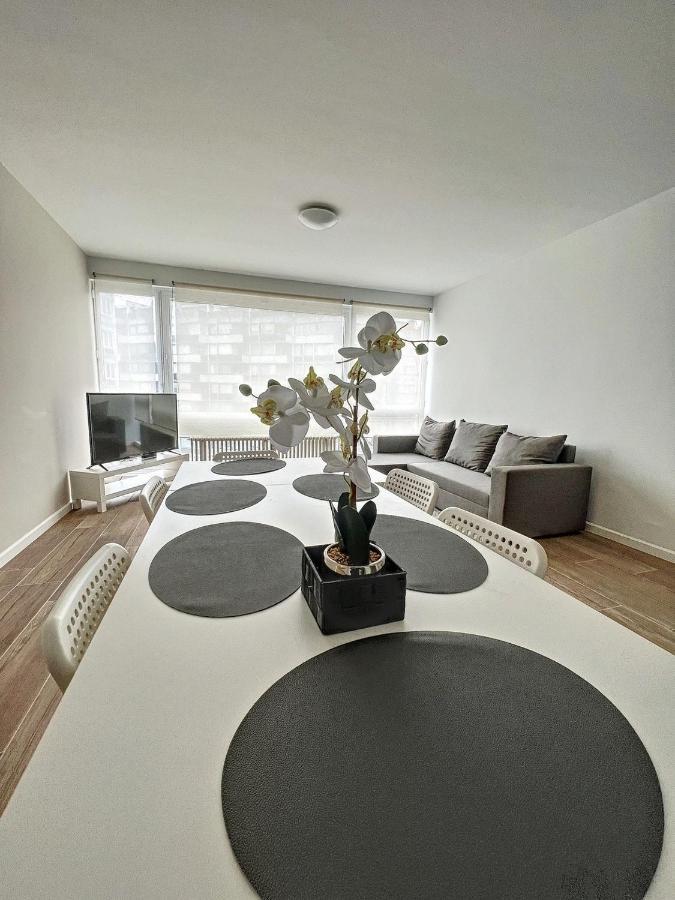 Tirou 5 Centre - Gare - Aeroport Apartment Шарлероа Екстериор снимка
