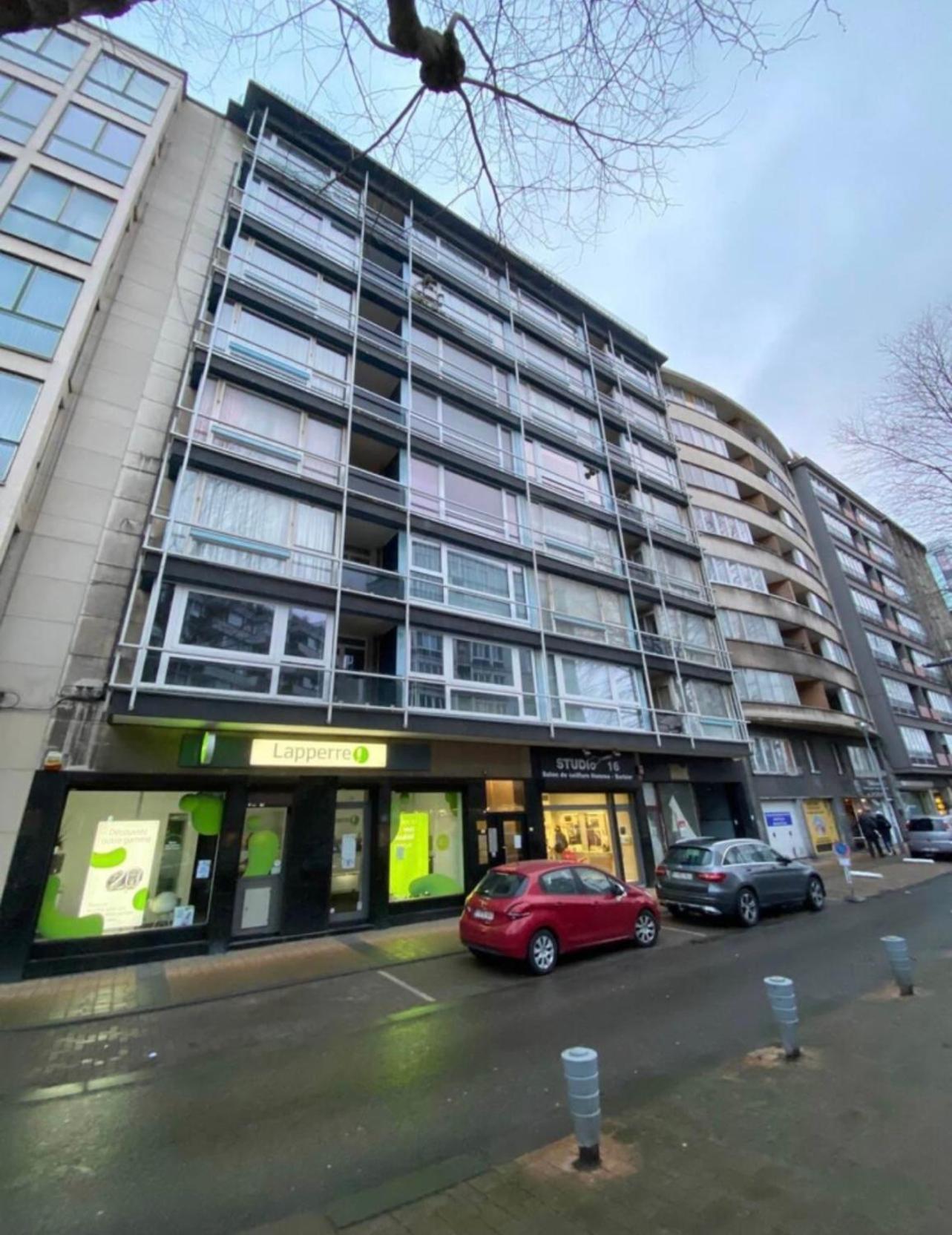 Tirou 5 Centre - Gare - Aeroport Apartment Шарлероа Екстериор снимка